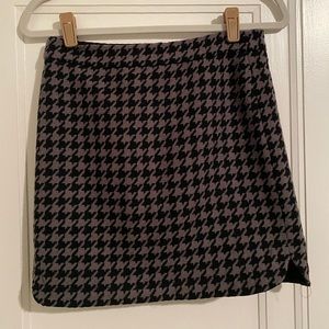 J. Crew Factory Shirttail Mini Skirt in Houndstooth Print - Sz 0